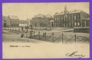 carte postale de la place de Thuillies avant 1920