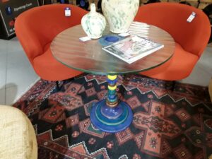 Table design du groupe Memphis